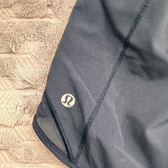 Lulu Hotty Hot Navy Shorts - Picture 4 of 4